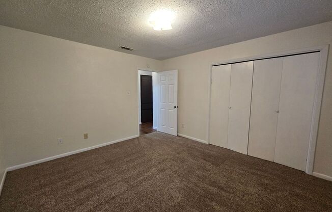 2 beds, 1 bath, $795, Unit 1305 Indian Trail - D