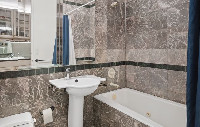 Studio, 1 bath, 400 sqft, $3,450, Unit 5E