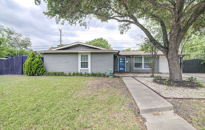 Charming 3/2 in the Heart of the Mueller Area!