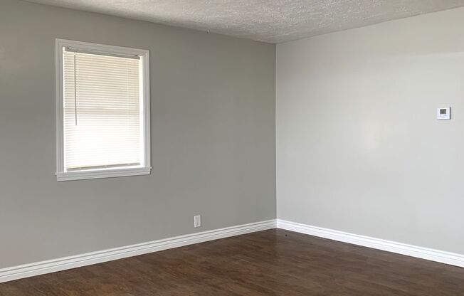 Treat Yourself Out with a $500 Visa Gift Card and 3 Weeks Rent Free – 2 Bed 1 Bath House for Rent in Clearfield!
