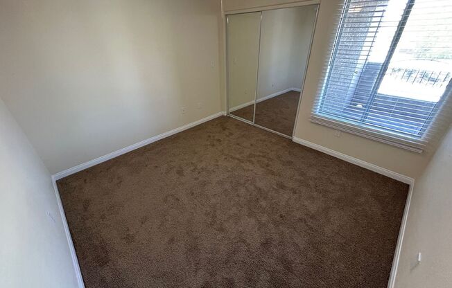 2 BEDROOM / 2 FULL BATHROOMS LOCATES ON JONES BLVD
