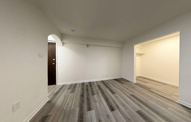 Studio, 1 bath, 295 sqft, $925, Unit B9