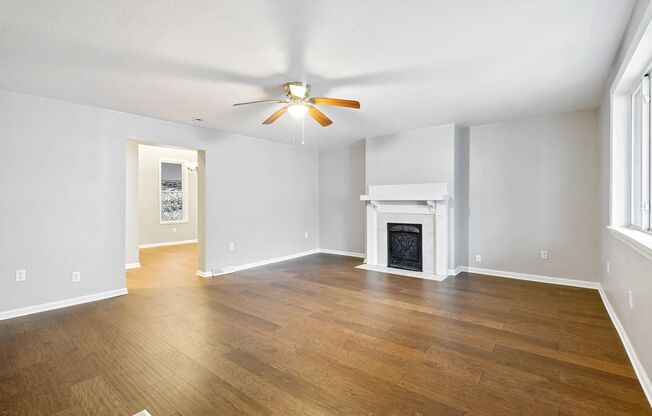 Refreshed 3 Bedroom in Elliott minutes from Downtown
