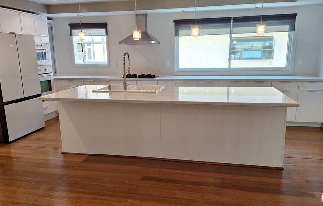 4751 VILLA MARINA