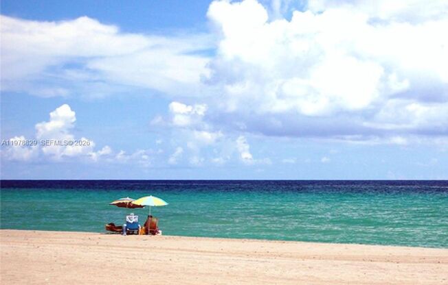 3 beds, 2.5 baths, $3,250, Unit # 719