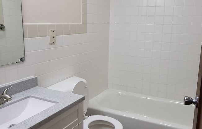 Studio, 1 bath, 375 sqft, $800, Unit 10