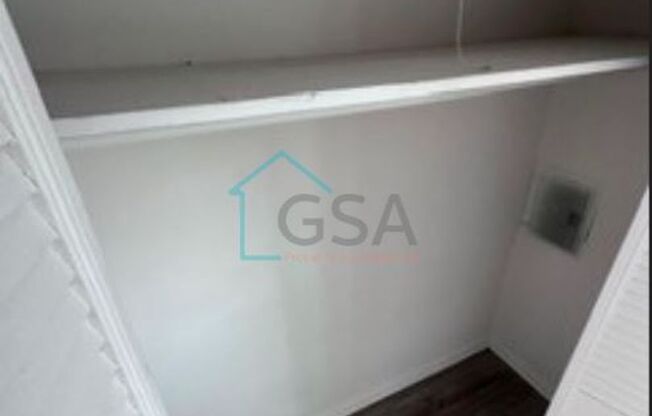 2 beds, 1.5 baths, 975 sqft, $950, Unit Cliffwood Terrace-4302-4A