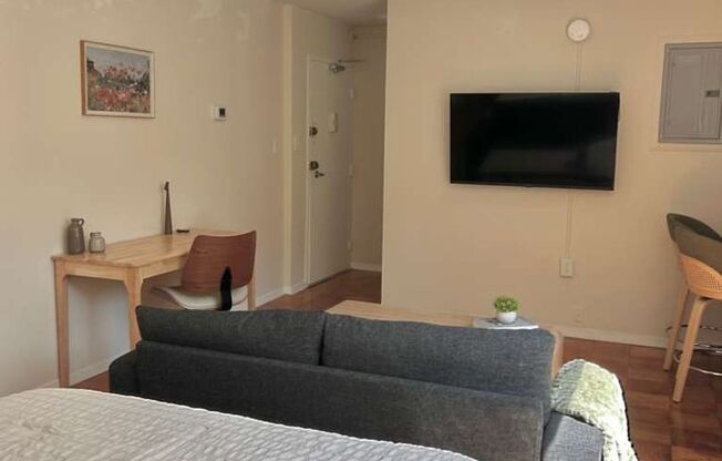 Studio, 1 bath, 389 sqft, $1,790, Unit 1845-312 - FURNISHED
