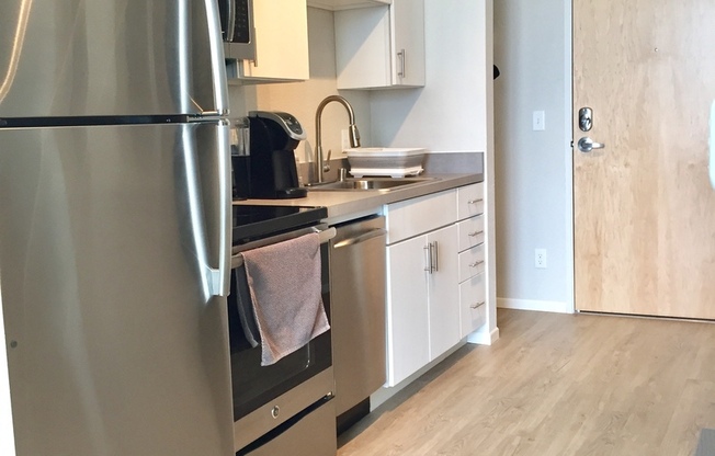 Studio, 1 bath, 355 sqft, $1,150