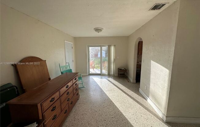 3800 SW 104th Ave