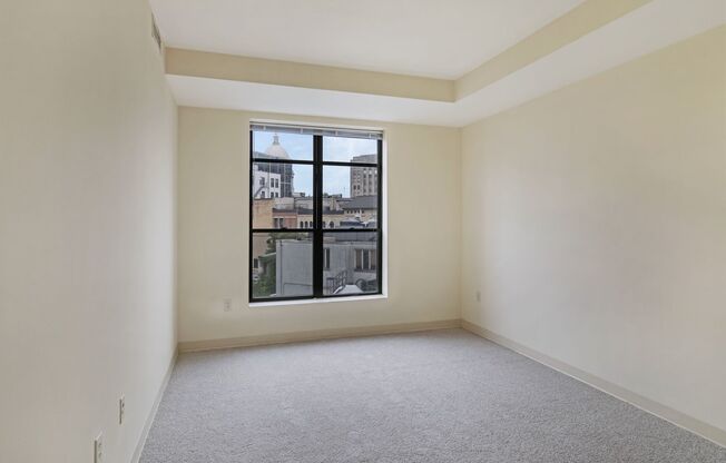 2 beds, 1 bath, 981 sqft, $1,525, Unit 0704