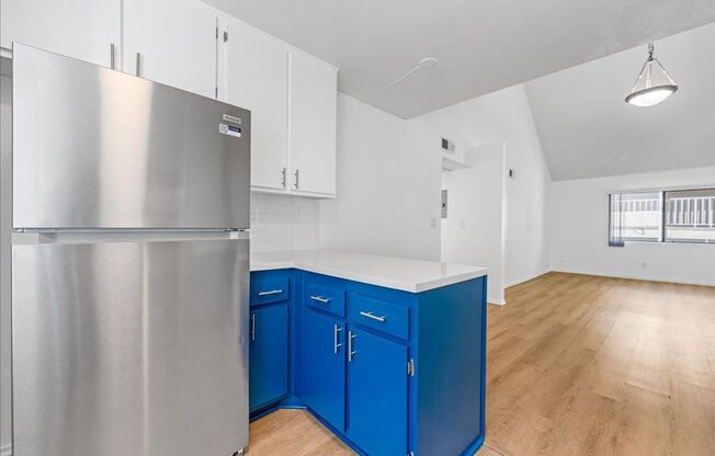 448 W WINDSOR RD