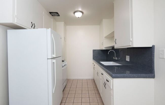 1 bed, 1 bath, 700 sqft, $1,595