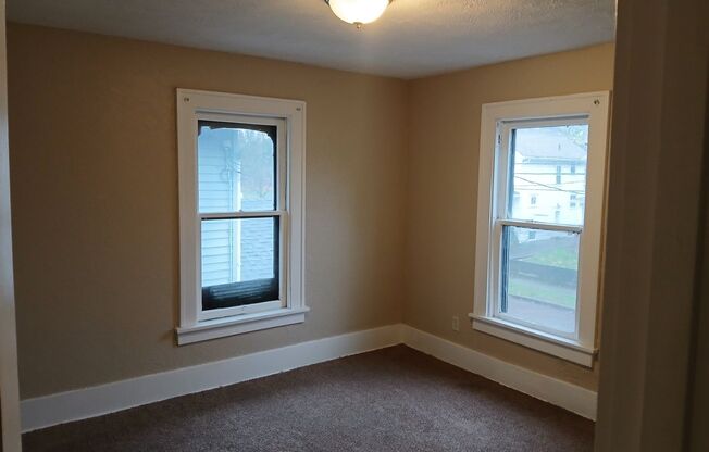 3 beds, 1 bath, $1,049