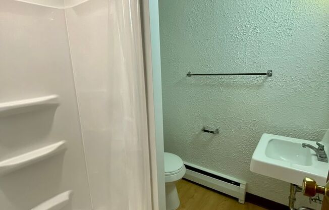 1 bed, 1 bath, 400 sqft, $1,195, Unit 405