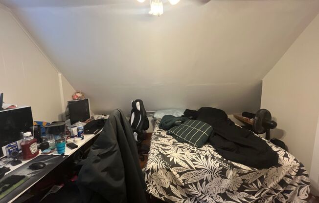 3 beds, 1 bath, 1,011 sqft, $2,500, Unit 19 Woodland St. - 3rd Fl