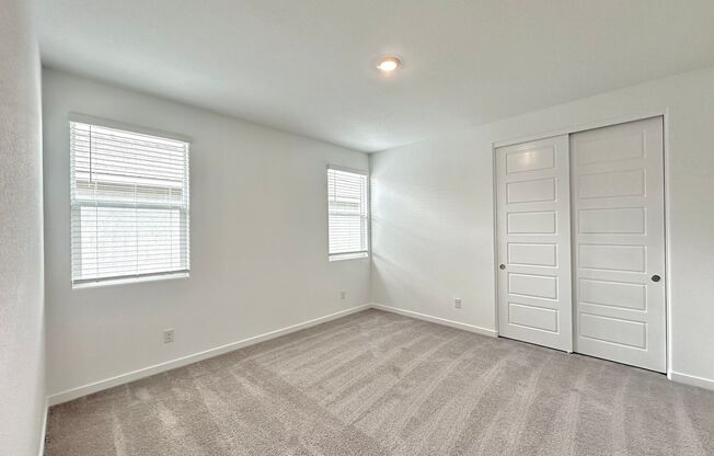 5 beds, 3 baths, $2,795