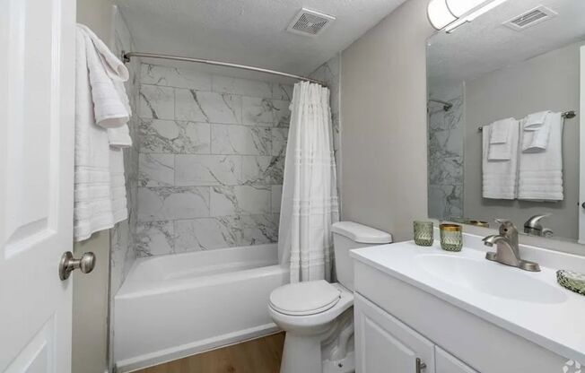 2 beds, 1 bath, 676 sqft, $1,049