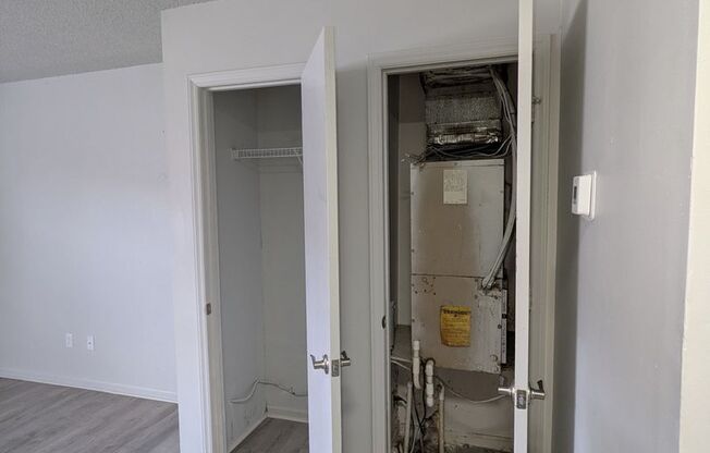 2 beds, 1 bath, 855 sqft, $1,099, Unit 3364-06