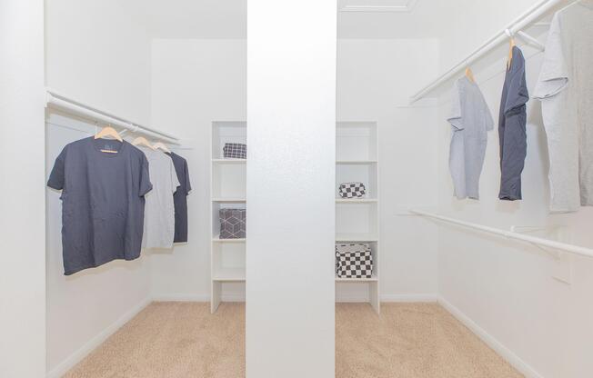 2 beds, 1 bath, 960 sqft, $1,540