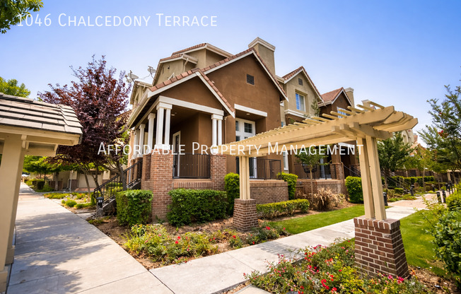 1046 Chalcedony Terrace