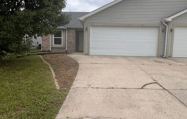 3521/3523 E Thornhill Circle