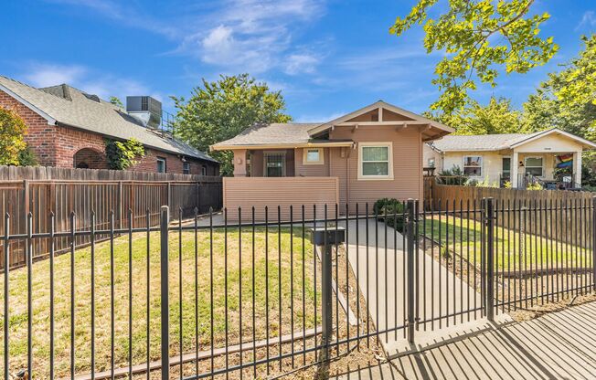 3541 Stockton Blvd - Sacramento, CA 95820