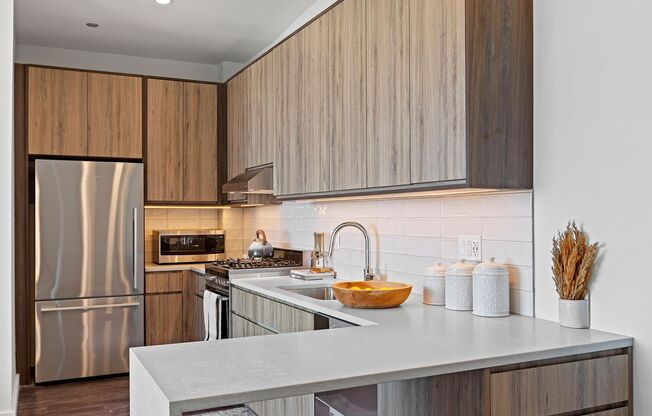 2 beds, 1 bath, 760 sqft, $3,325, Unit 606