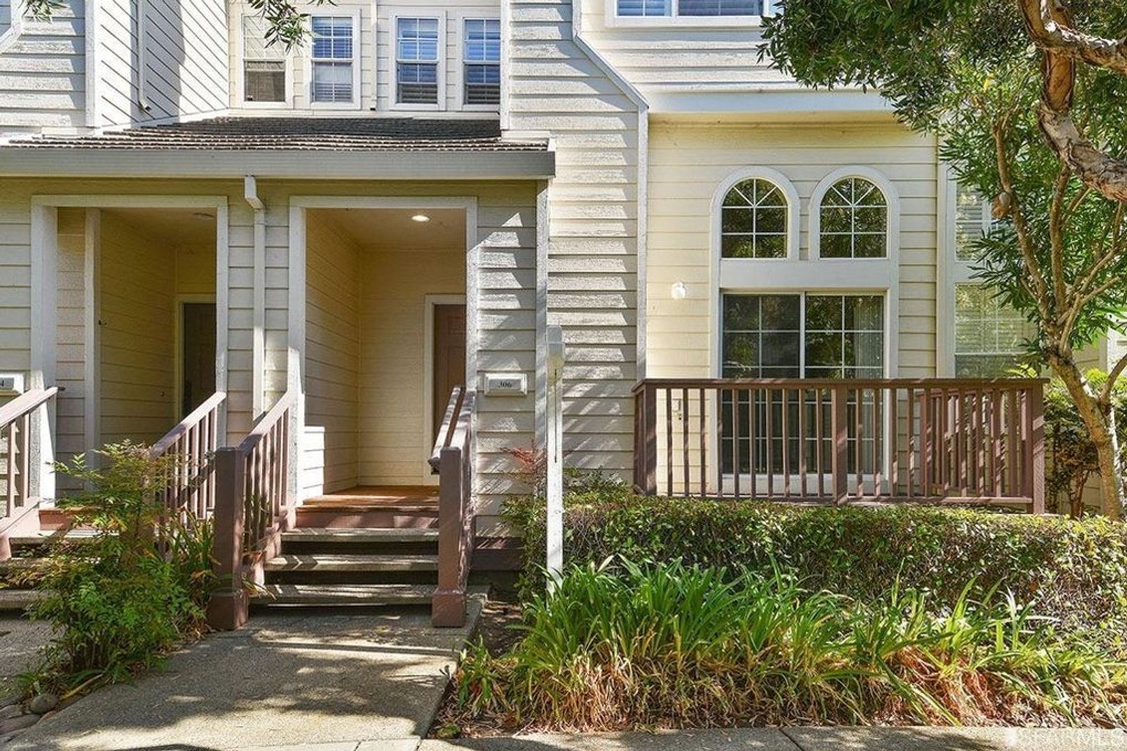 Welcome to this Bright  Townhome located in Redwood Shores