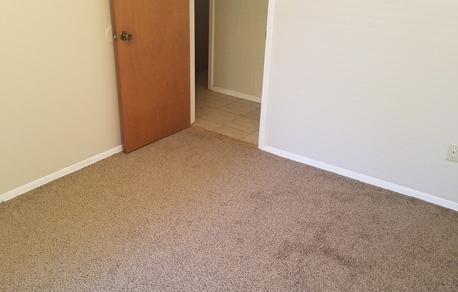 3 beds, 1 bath, $1,200