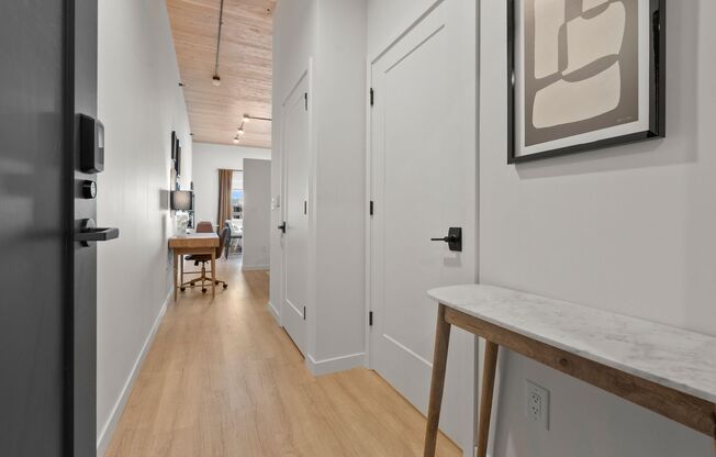 Studio, 1 bath, 540 sqft, $1,665, Unit 416