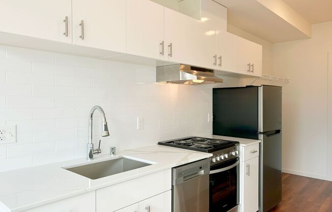 Studio, 1 bath, 240 sqft, $1,395, Unit 104