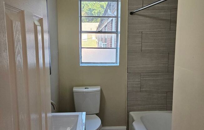 2 beds, 1 bath, 750 sqft, $2,195, Unit B-10