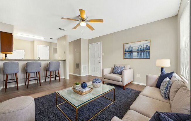 1 bed, 1 bath, 601 sqft, $825, Unit 216