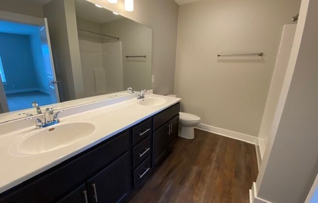2 beds, 2 baths, 1,284 sqft, $2,171, Unit 2105-201