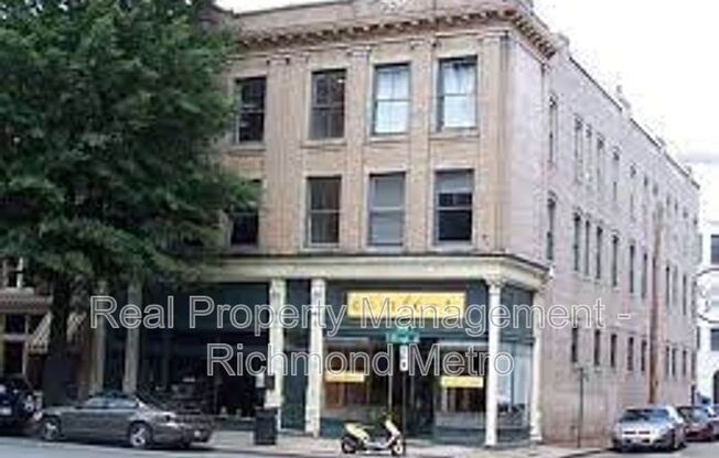 200 W BROAD ST