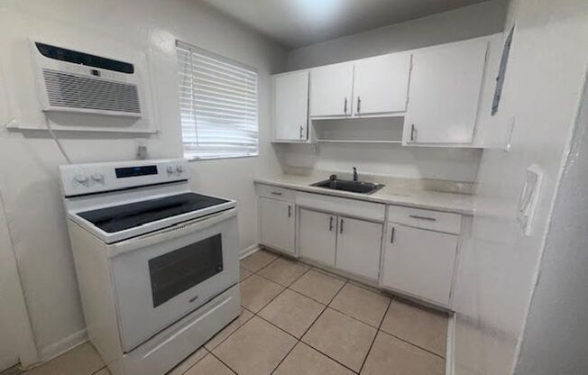 6008 NW 10 St Margate, FL 33063