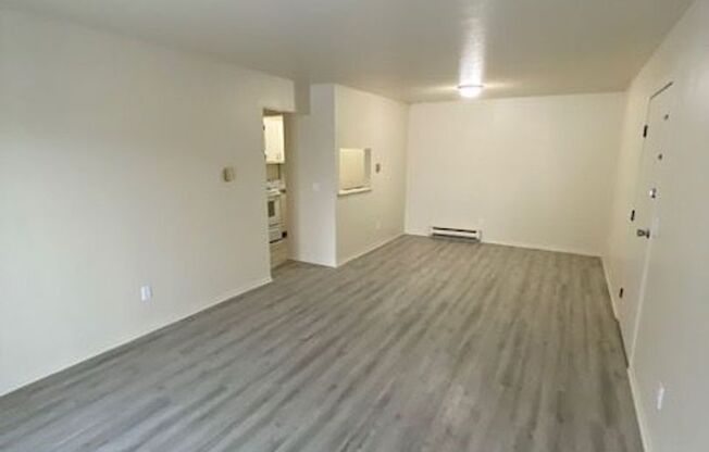 2 beds, 1 bath, 900 sqft, $950, Unit 9