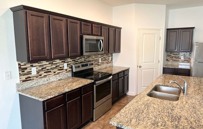 3 beds, 2 baths, $2,250
