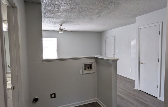 2 beds, 1 bath, 855 sqft, $1,049, Unit 3370-02