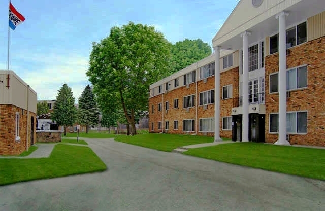 1 bed, 1 bath, 701 sqft, $1,239, Unit 1-205
