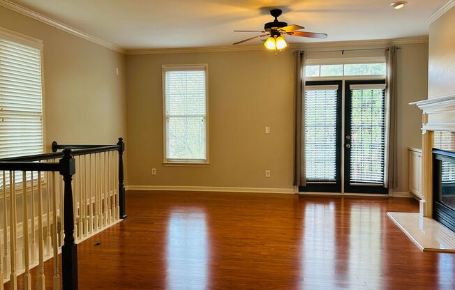 Beautiful townhome! 1 car garage, sunroom, glass shower, soaking tub, large room, kitchen w/island!