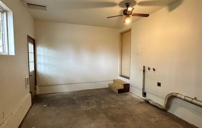 2 beds, 1 bath, 1,000 sqft, $1,950, Unit 32513 Coburg Bottom Loop Road