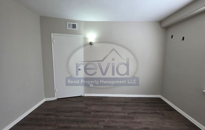 2 beds, 1 bath, 752 sqft, $995, Unit 1301-5