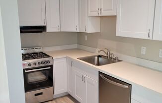 UPDATE ONE BED ONE BATH SINGLE STANDING UNIT WITH PARKING