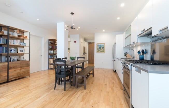 2 beds, 2 baths, 1,033 sqft, $5,250, Unit 209