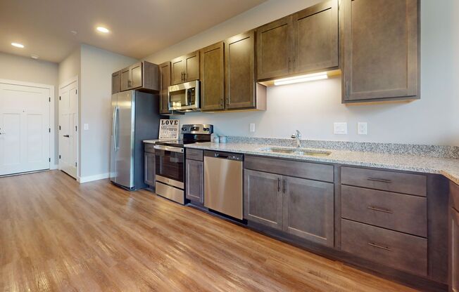 Studio, 1 bath, 595 sqft, $1,235, Unit 214