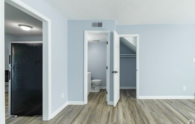 2 beds, 1.5 baths, 1,000 sqft, $1,275, Unit 11