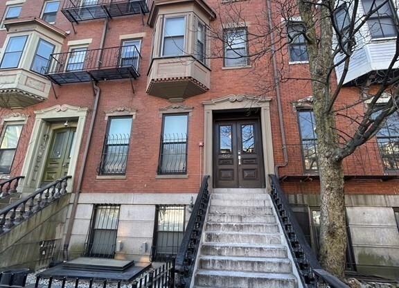 469 MASSACHUSETTS AVE