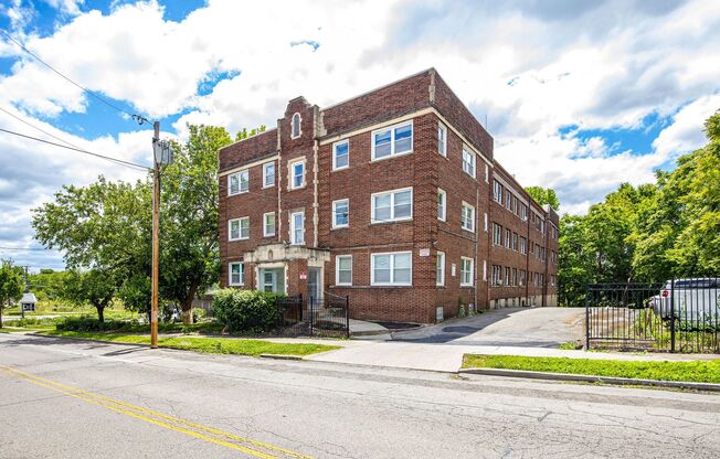 Historical Apartments l Oak St
